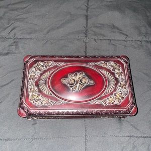 VINTAGE JEWELRY BOX